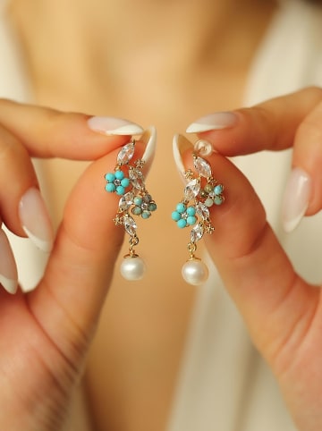 Pierres de Jade Vergold. Ohrstecker mit Perlen und Edelsteinen