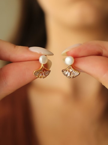 Pierres de Jade Pozłacane kolczyki-wkrętki z perłami i cyrkoniami