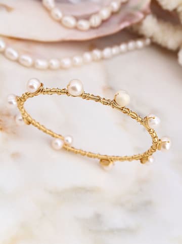 Pierres de Jade Vergold. Armspange mit Perlen