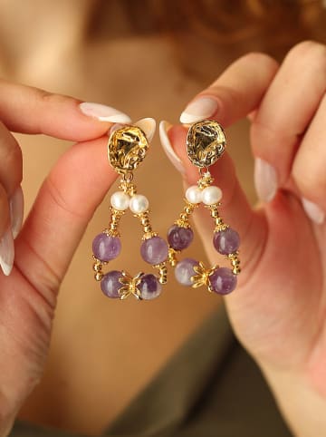 Pierres de Jade Vergold. Ohrstecker mit Perlen und Edelsteinen