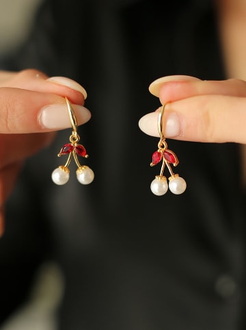 Pierres de Jade Vergold. Ohrringe mit Perlen und Edelsteinen