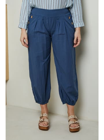 Curvy Lady Spodnie w kolorze granatowym