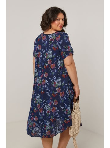 Curvy Lady Kleid in Dunkelblau