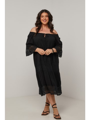 Curvy Lady Kleid in Schwarz