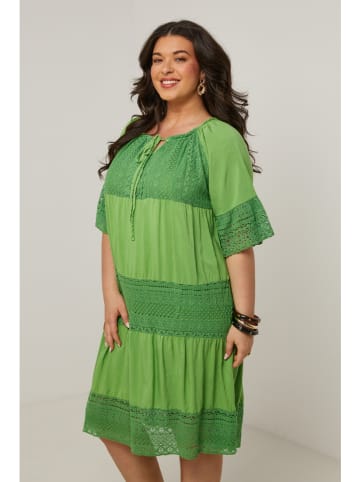 Curvy Lady Kleid in Grün