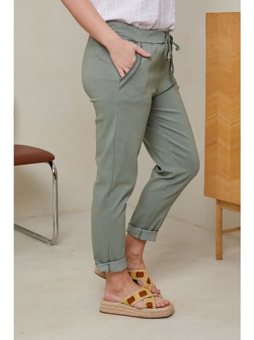 Curvy Lady Hose in Grün