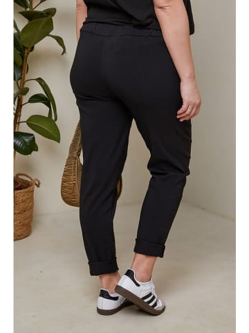 Curvy Lady Hose in Schwarz