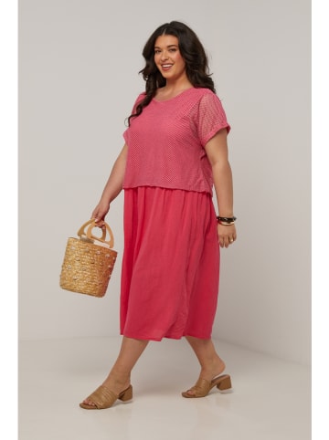 Curvy Lady Sukienka w kolorze jasnoróżowym