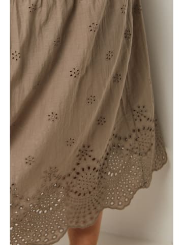 Curvy Lady Rock in Hellbraun