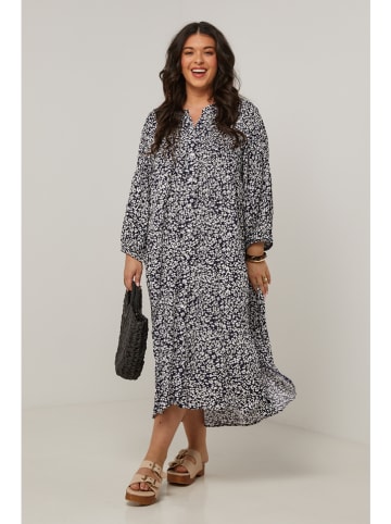 Curvy Lady Kleid in Dunkelblau