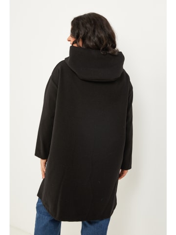 Curvy Lady Übergangsjacke in Schwarz