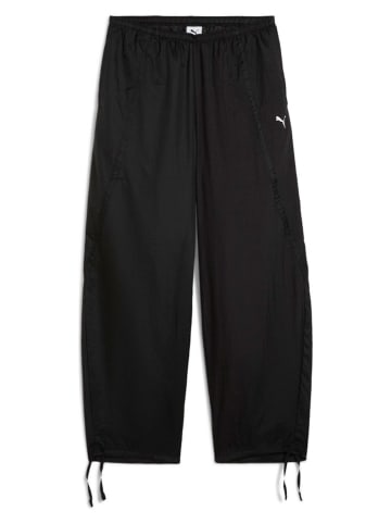 Puma Spodnie dresowe "Dare To" w kolorze czarnym