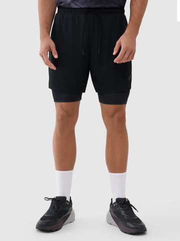 4F Funktionsshorts in Schwarz