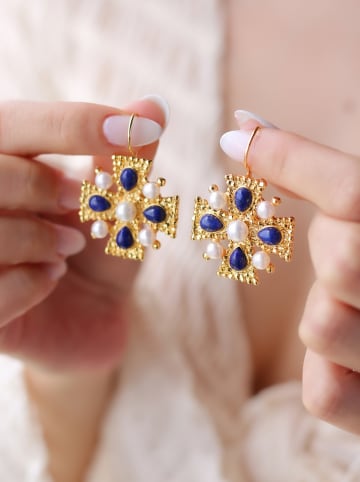 L'Atelier de Gaia Pozłacane kolczyki z perłami i lapis lazuli