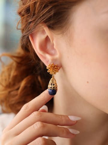 L'Atelier de Gaia Pozłacane kolczyki z lapis lazuli i cyrkoniami