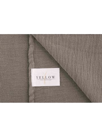 Yellow Plaid in Grau