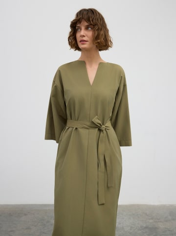 BGN Sukienka w kolorze khaki