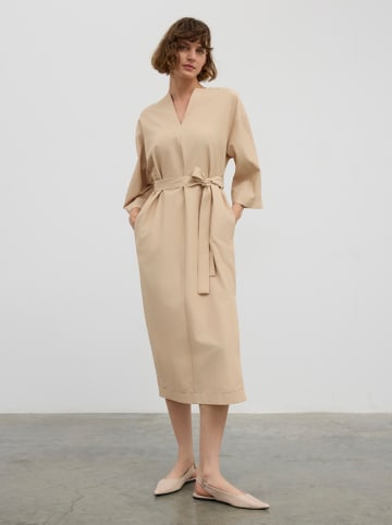 BGN Kleid in Beige