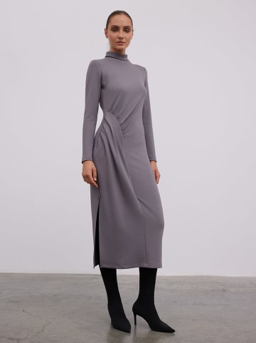 BGN Kleid in Grau