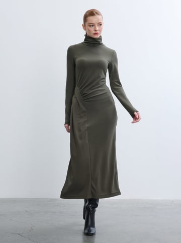 BGN Sukienka w kolorze khaki