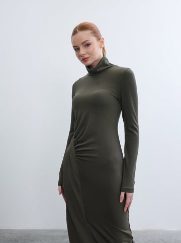 BGN Sukienka w kolorze khaki