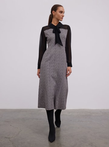 BGN Kleid in Schwarz/ Grau