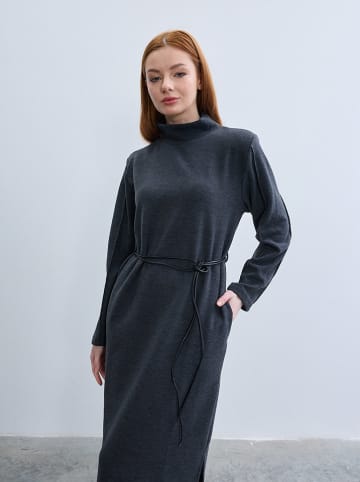 BGN Kleid in Grau
