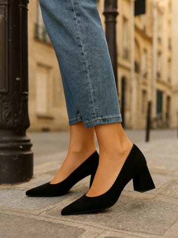 Bellucci Pumps in Schwarz