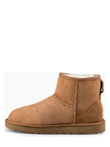 UGG Botki zimowe "Classic Mini II" w kolorze karmelowym ze skóry jagnięcej