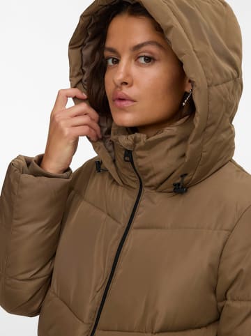 Vero Moda Płaszcz zimowy "VMHALSEY" w kolorze jasnobrązowym