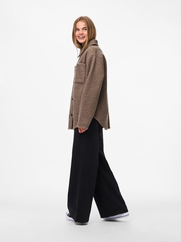 Pieces Kurtka pluszowa "Pcnadia" w kolorze karmelowym