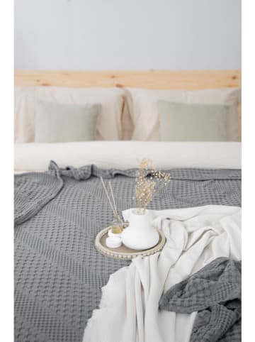 Colourful Cotton Tagesdecke in Grau