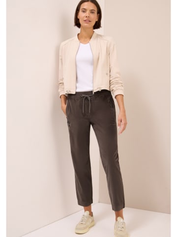 Cecil Hose in Dunkelbraun