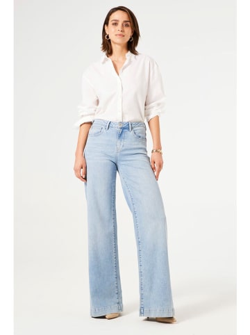 Garcia Jeans - Flared fit - in Hellblau
