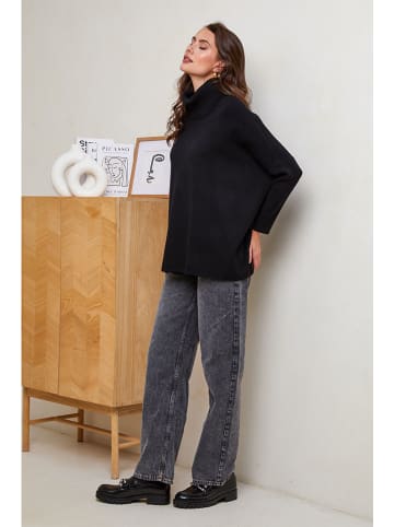 Soft Cashmere Golf w kolorze czarnym