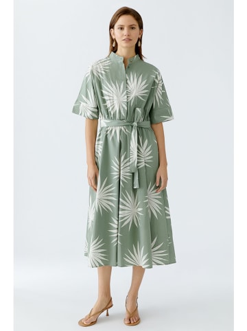Oui Kleid in Grün/ Weiß