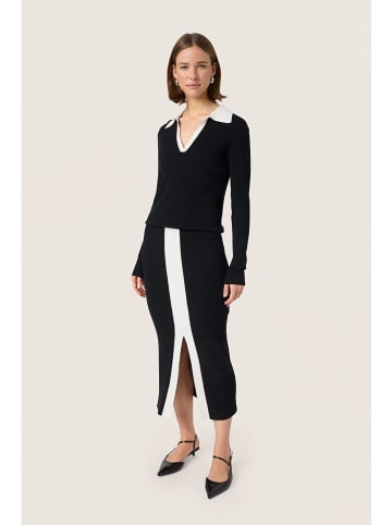 Soaked in Luxury Rock in Schwarz