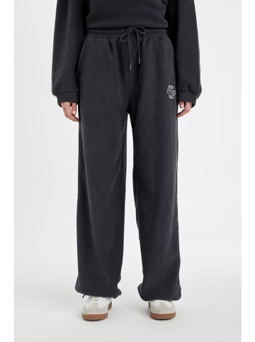 DeFacto Sweathose in Schwarz