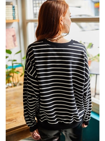 Olalook Sweatshirt in Schwarz