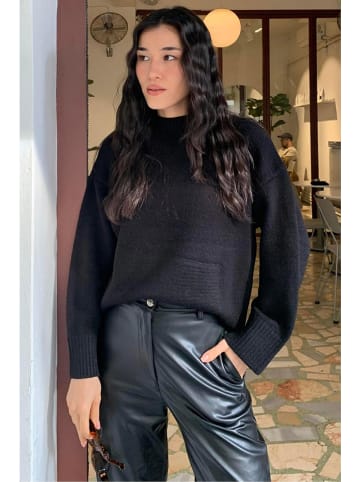 MADMEXT Pullover in Schwarz