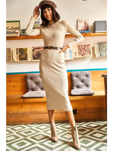 Olalook Kleid in Beige
