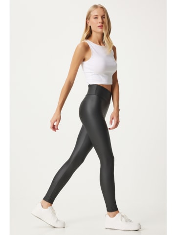 Happiness Istanbul Leggings in Schwarz