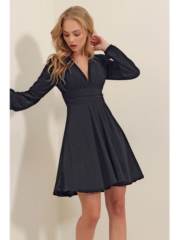 Trend Alacati Kleid in Schwarz