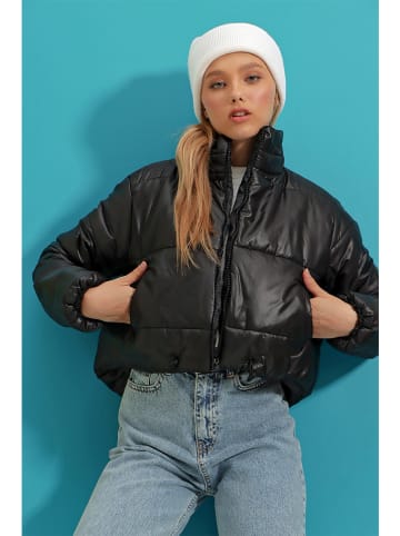 Trend Alacati Steppjacke in Schwarz