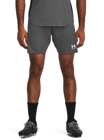 Under Armour Fußballshorts in Grau/ Schwarz