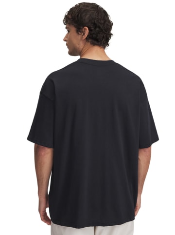 Under Armour Shirt in Schwarz