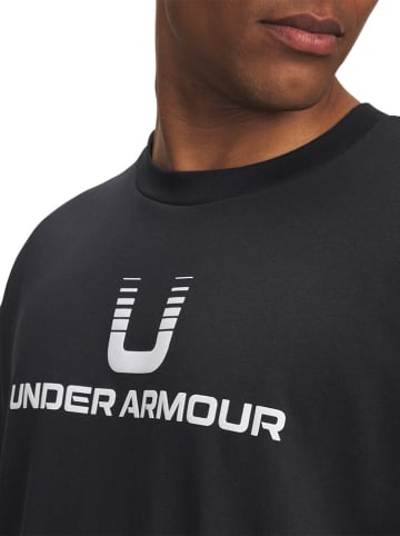 Under Armour Shirt in Schwarz