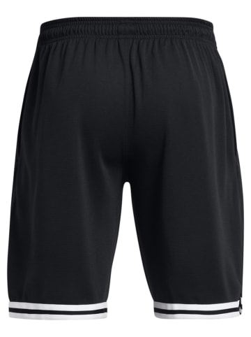 Under Armour Trainingsshorts "Permimeter" in Schwarz