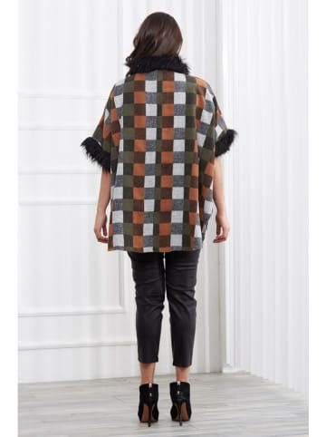 Milan Kiss Cape in Bunt