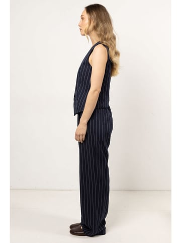 Awama Spodnie - Loose fit - w kolorze granatowym